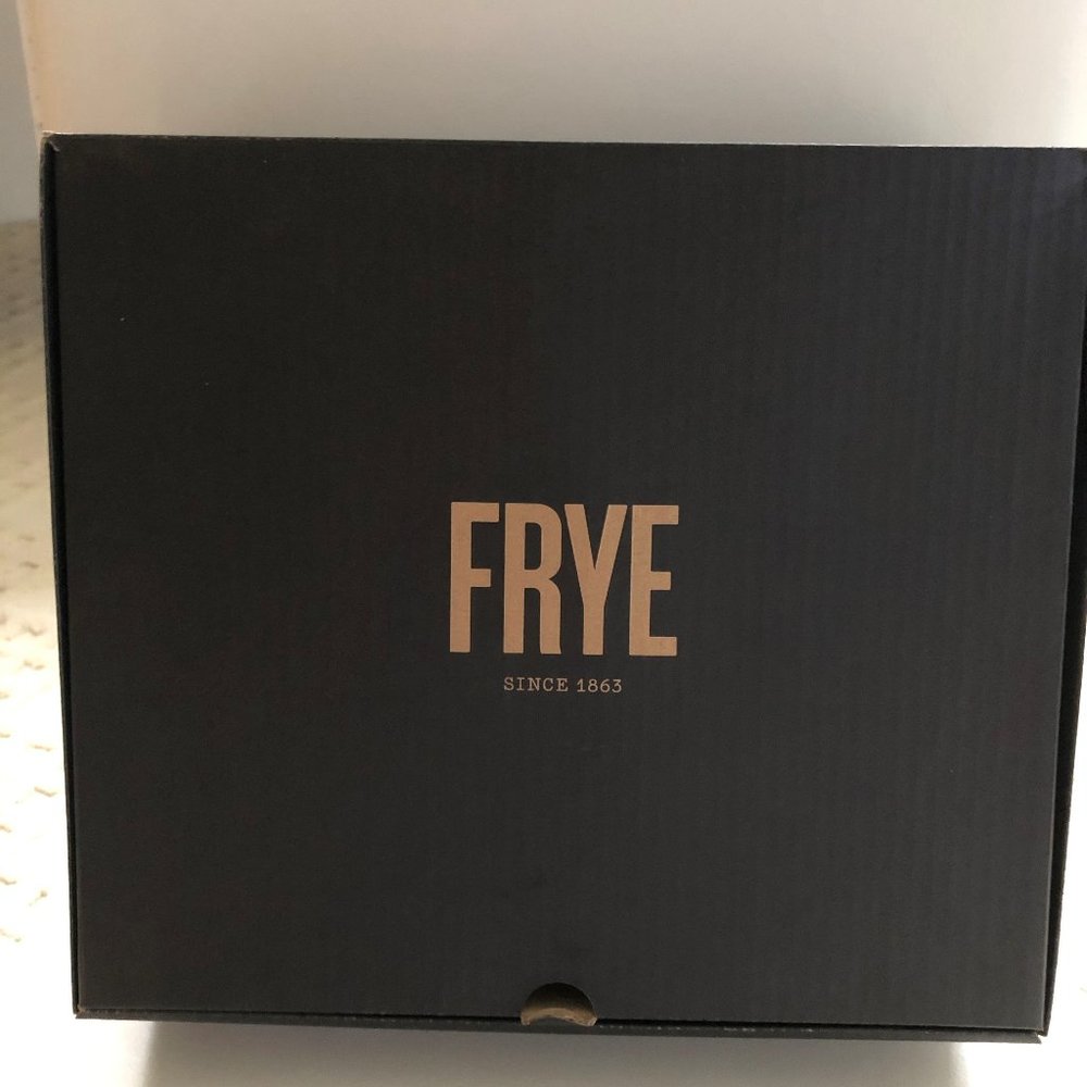 Frye Essa Bootie - NEW/never out of box